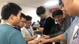 用實(shí)踐總結(jié)過去，以真知展望未來！